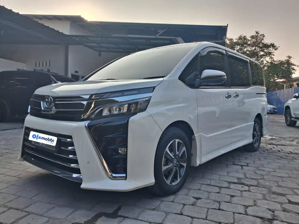 Hot Sale - Toyota Voxy 2.0 Bensin AT 2019