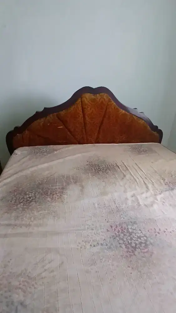 Kasur kayu jati