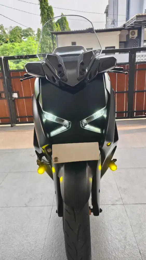 Xmax Connected 2023