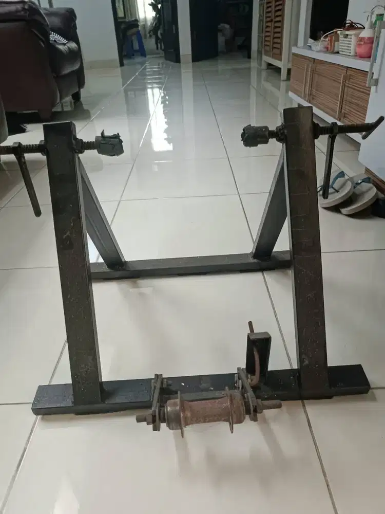 BIKE TRAINER INDOOR