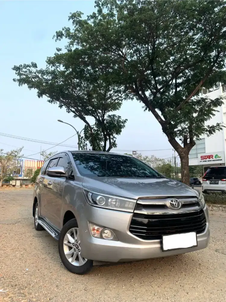 Innova V AT Diesel silver 2019