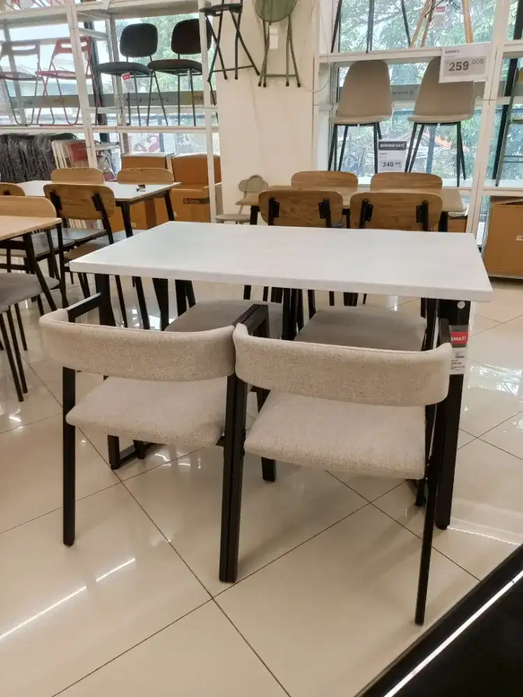 Meja makan murah