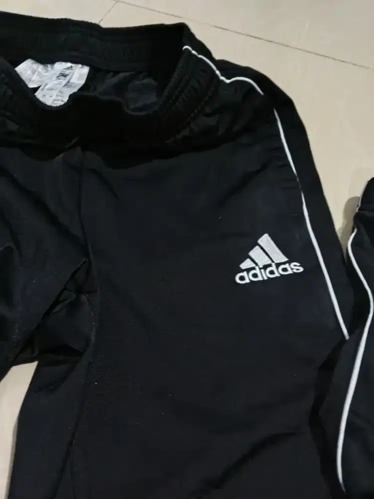 trenning adidas size M msh kyk baru bagus