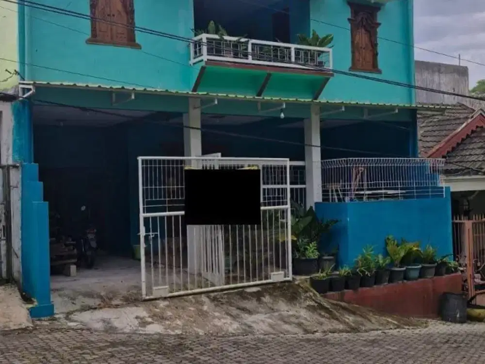Dijual Rumah Bonus Furnish 2,5 lantai di Tidar Malang