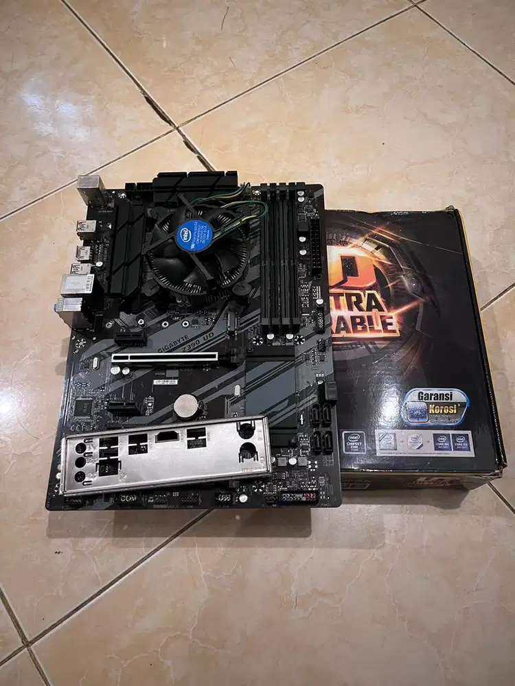 Motherboard mobo gigabyte z390 Ud