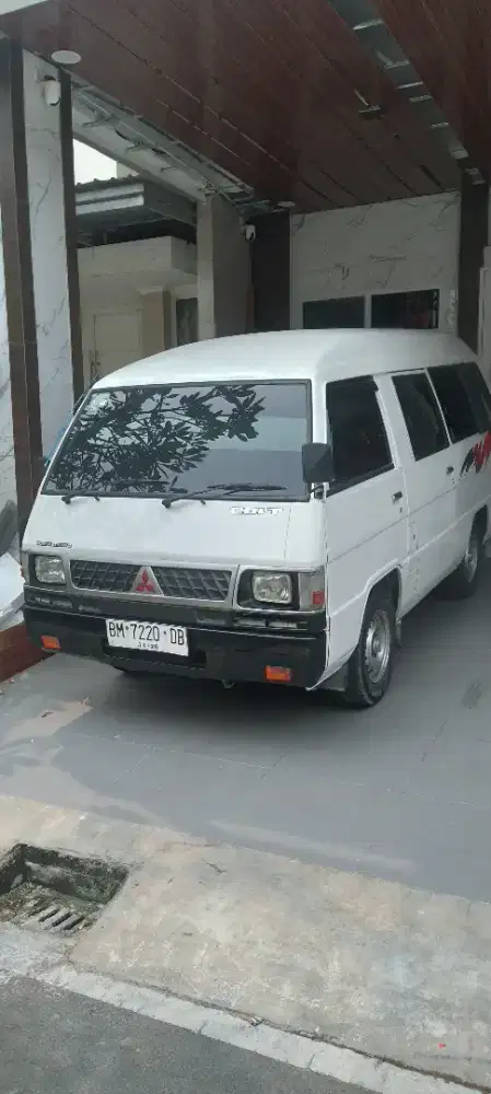 DIJUAL MITSUBISHI MINI BUS L 300 TAHUN 2017, 90000 km HARGA Rp 160 JT