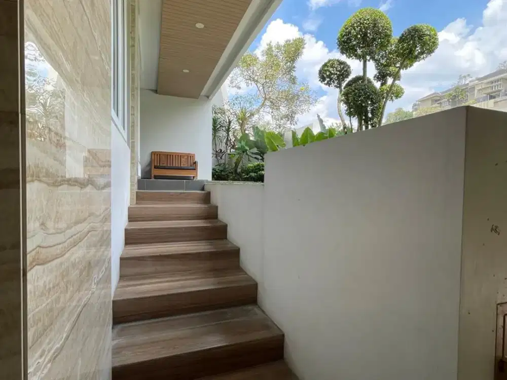Rumah di Palm Hill Semarang Hadap Selatan