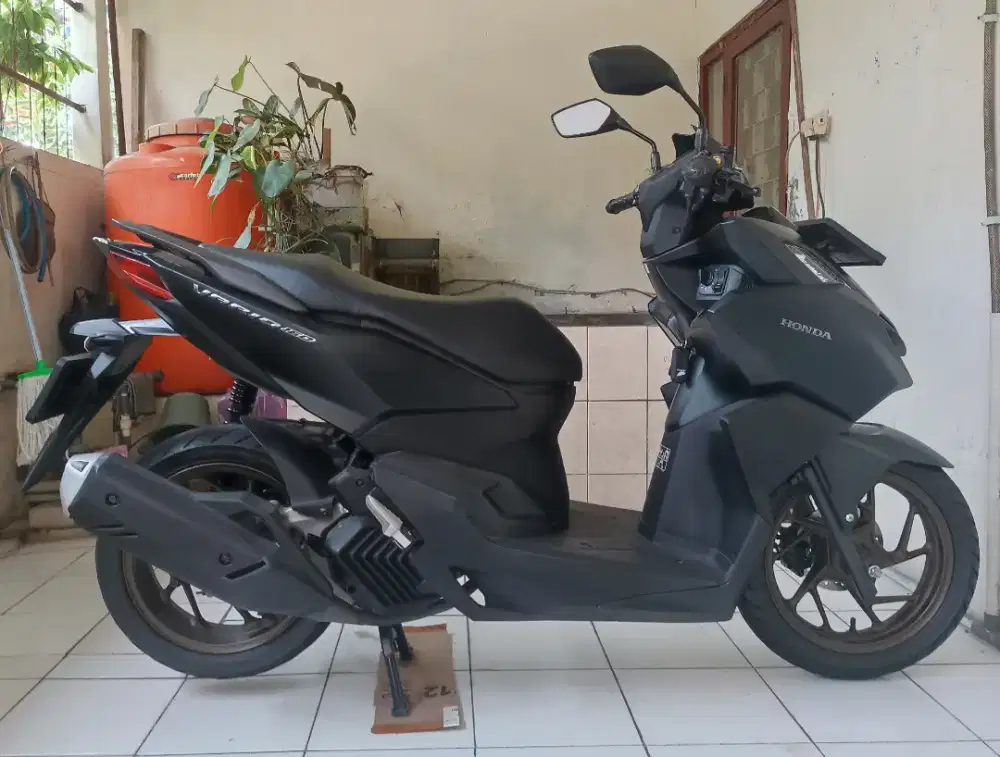 Honda vario 160 CBS tahun 2025 km 4000
