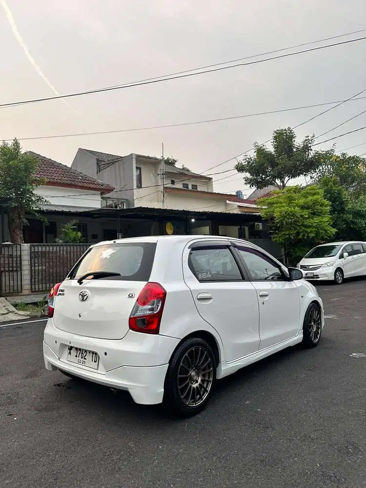 Toyota Etios Valco 2014 Bensin