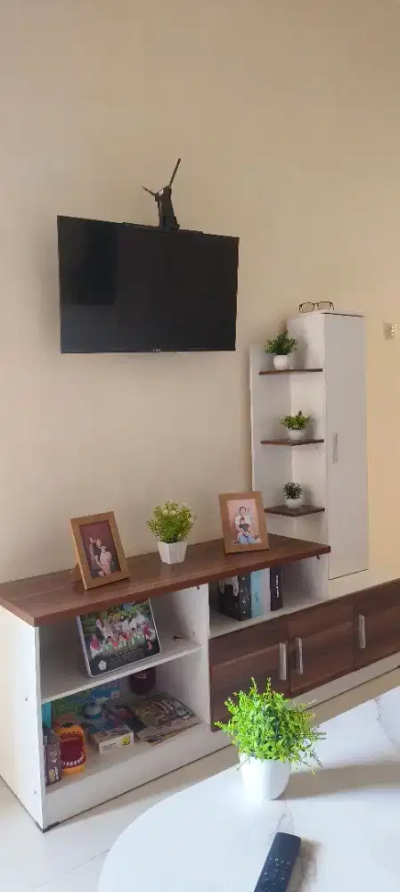 Lemari tv minimalis