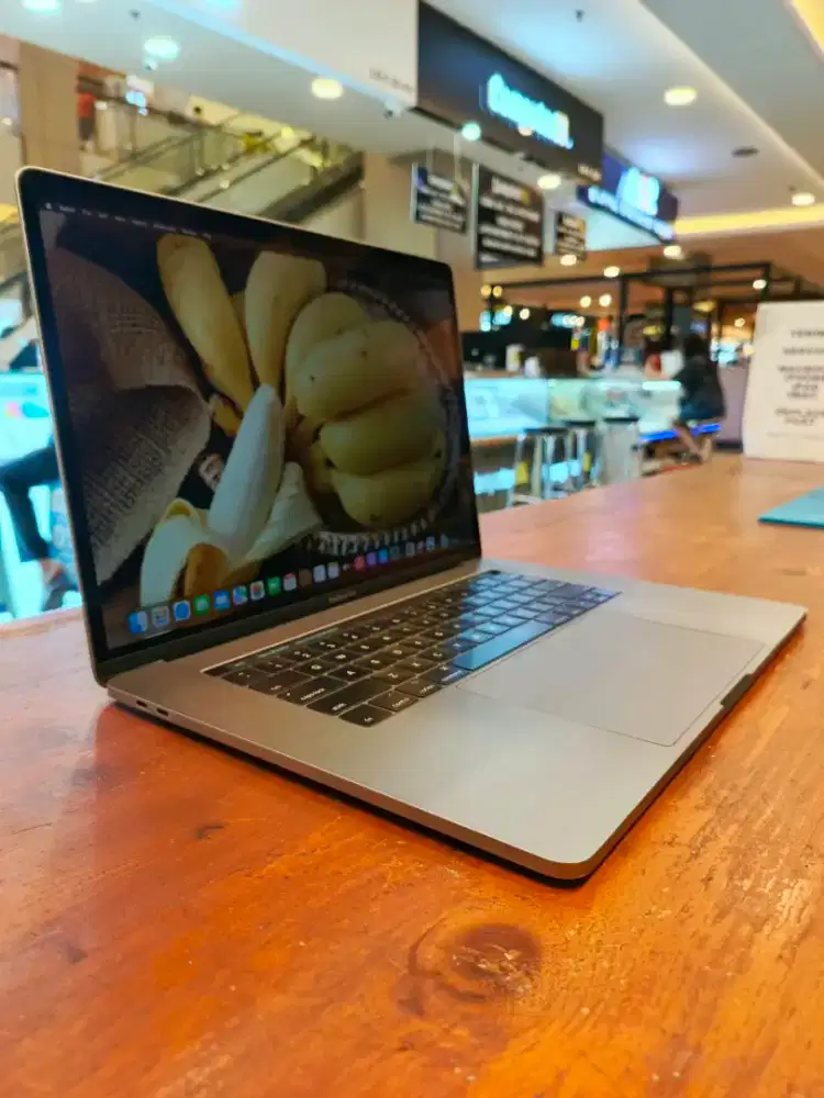 Macbook Pro Retina 15 inch 2017 touchbar