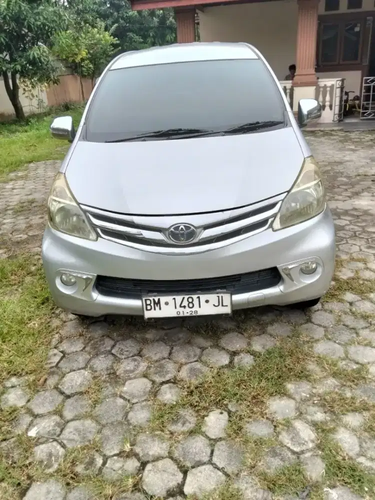 Toyota avanza G 2013