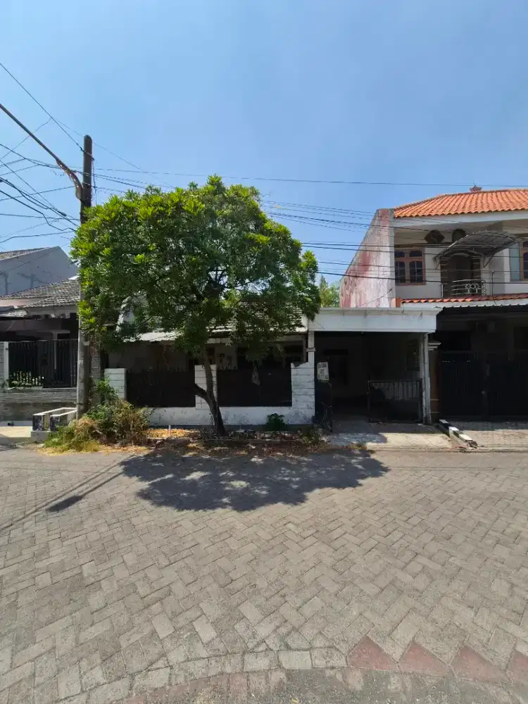Nginden intan timur depan lapangan tennis hitung tanah