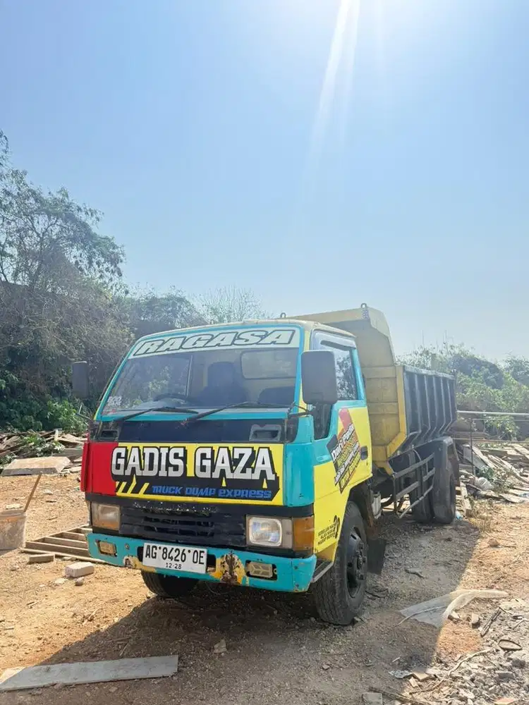 DUMTRUCK MITSUBITSI