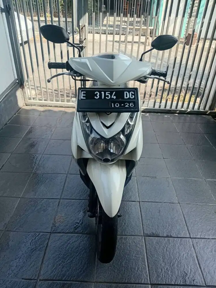 Si putih surat2 lengkap starter otomatis ok, pajak  plat habis bln ini