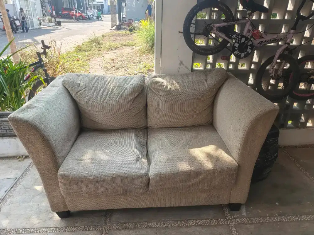 Sofa 2 Seater Warna krem