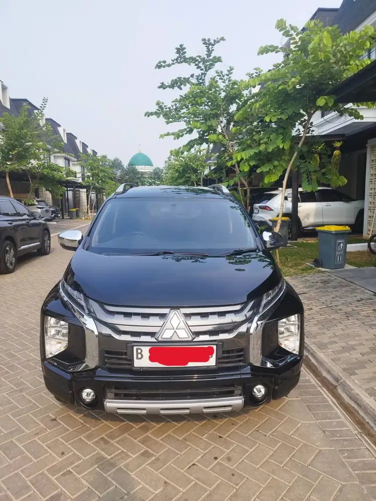Xpander Cross 2020, AT , Hitam