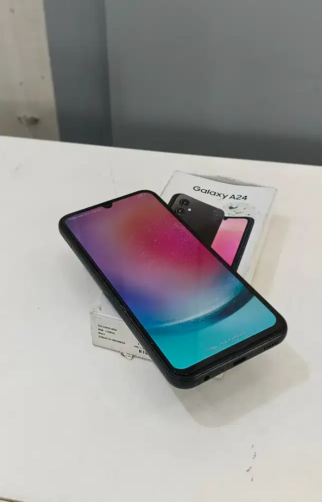 Samsung A24 8/128,,belum bongkar,no minus,fisik mulus,NFC