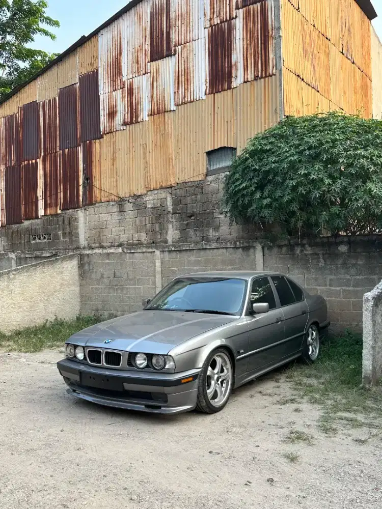 Dijual Cepat Mobil BMW E34 520i th 1996