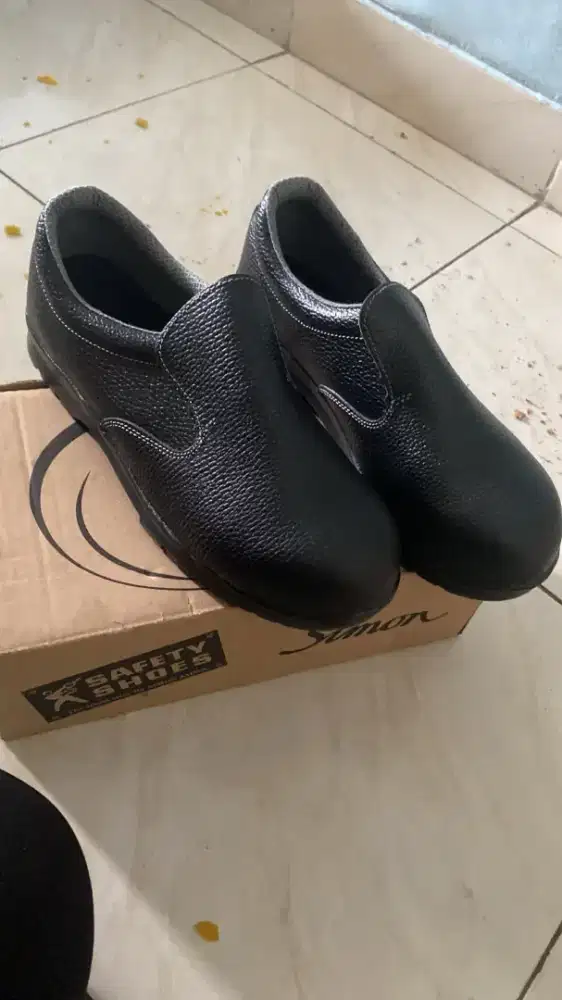 Sepatu Safety merk simon