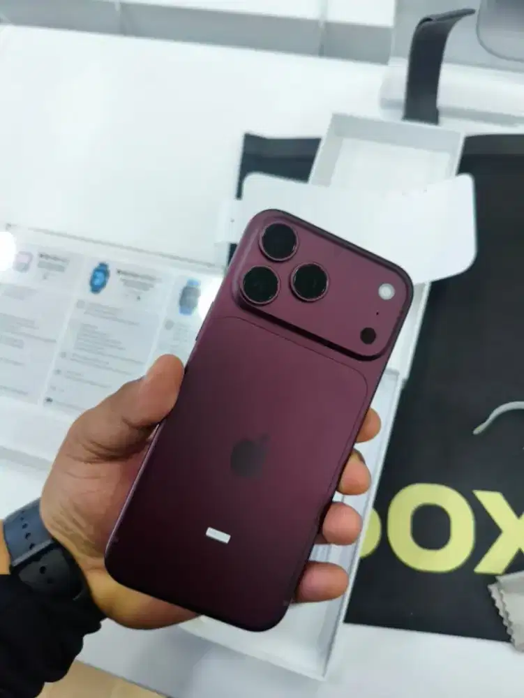READY IPHONE 18 PRO 256GB BISA CICILAN 0% 12 BULAN