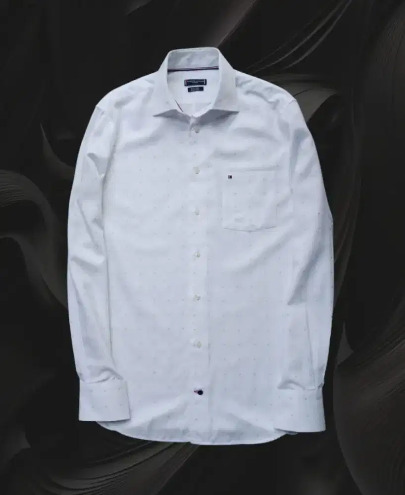 KEMEJA PANJANG TOMMY HILFIGER PUTIH MOTIF , SIZE : L (LD114, P76)