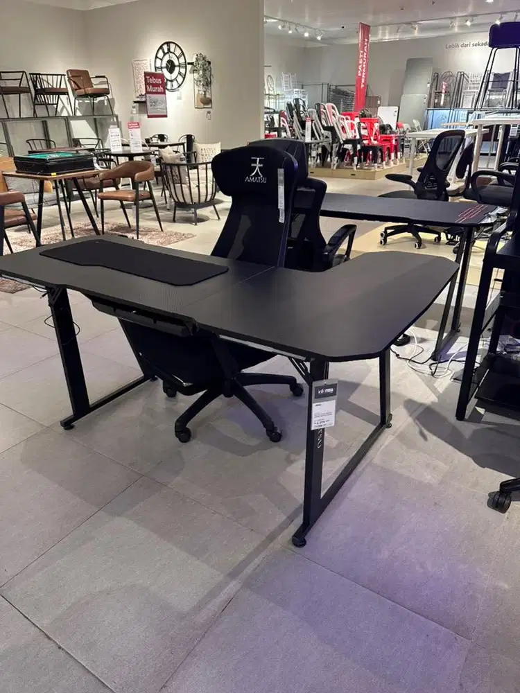 Meja gaming amatsu kaze