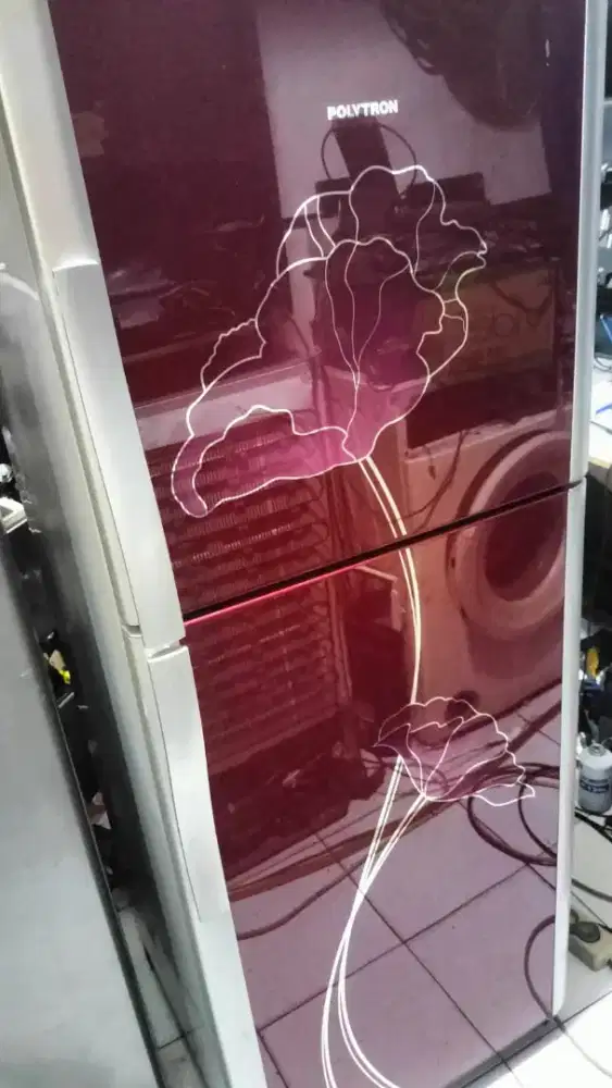 Kulkas 2 pintu Polytron