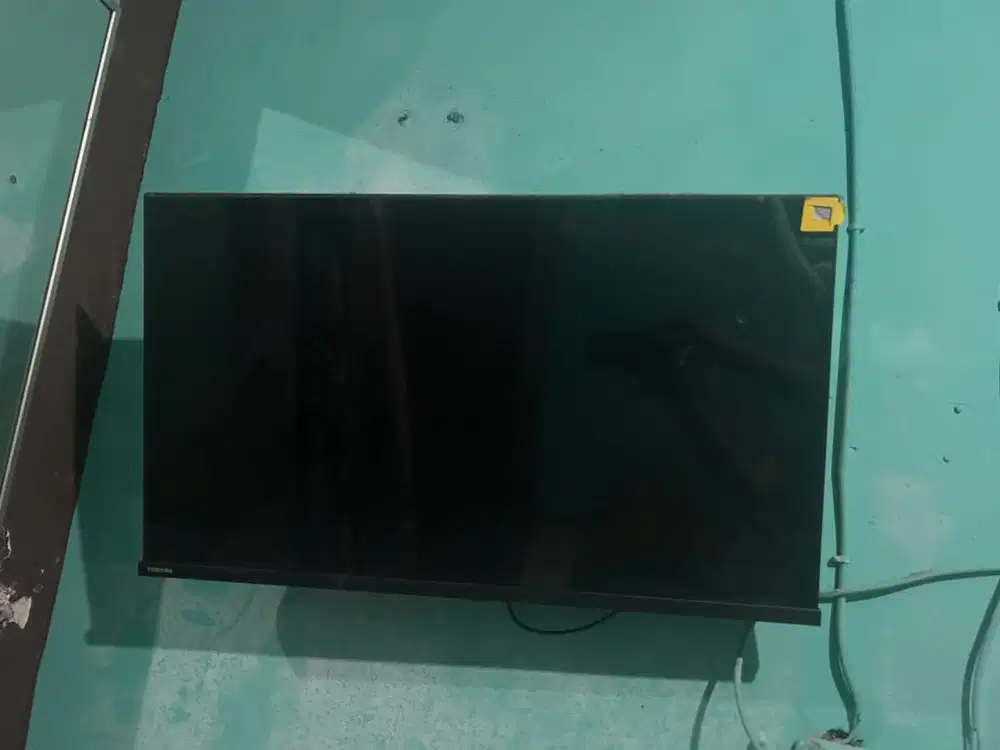 Smart TV Toshiba 32inch Layar Mati