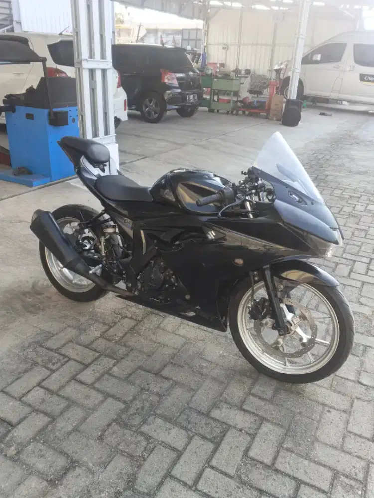 gsx r 150 hitam glossy 2017