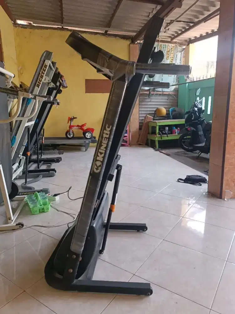 Treadmill elektrik bagus kinetik bisa nego
