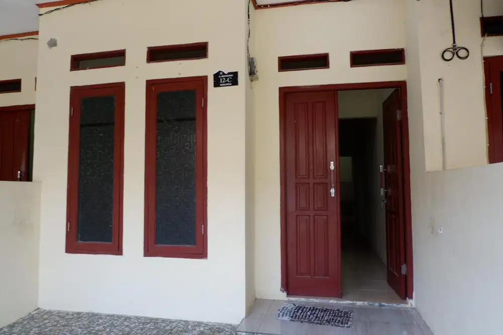 Disewakan Rumah Asri di Jaksel 2 Kamar Tidur Jalan Masuk Mobil