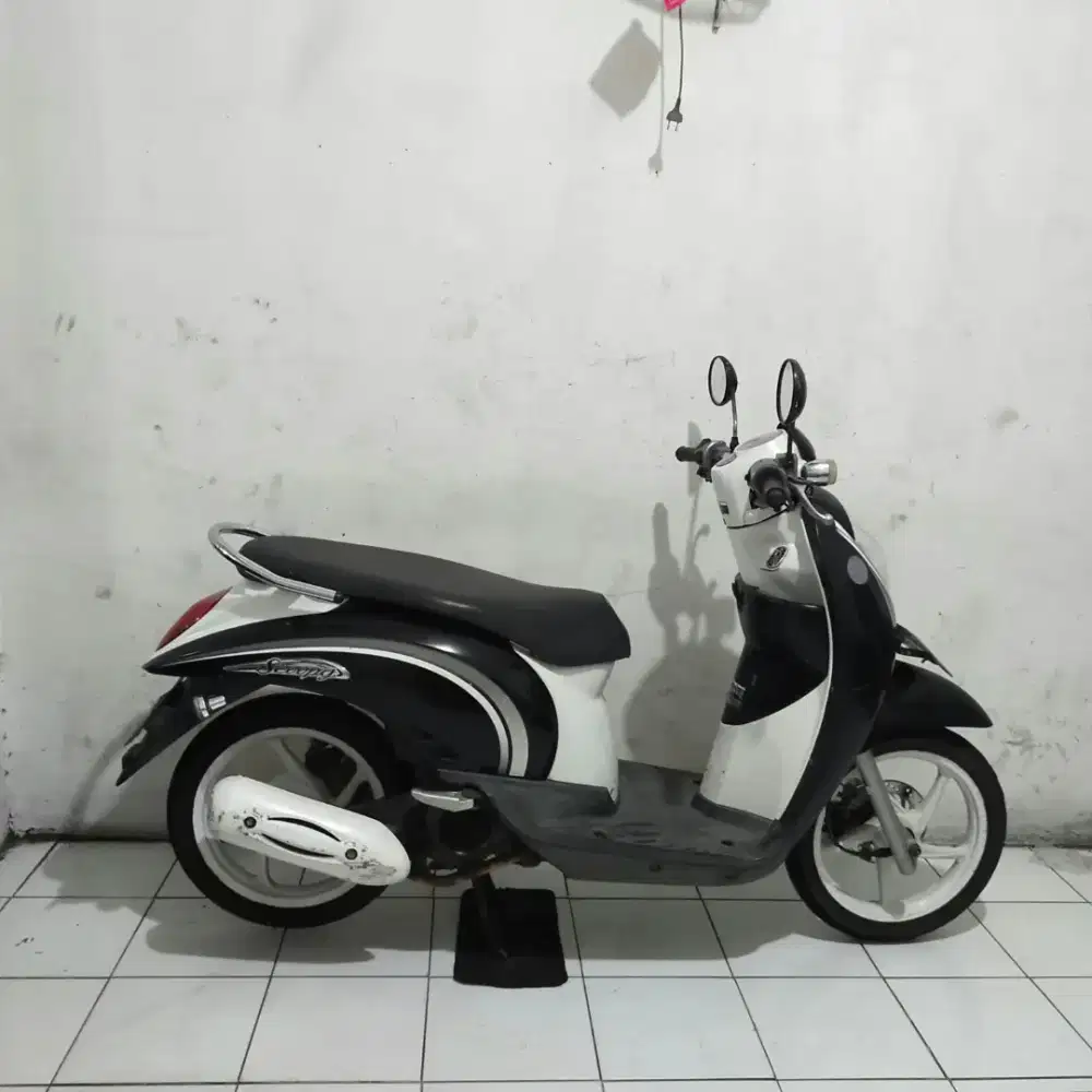Honda Scoopy Karbu 2011 Bagus lengkap Mesin Cakep