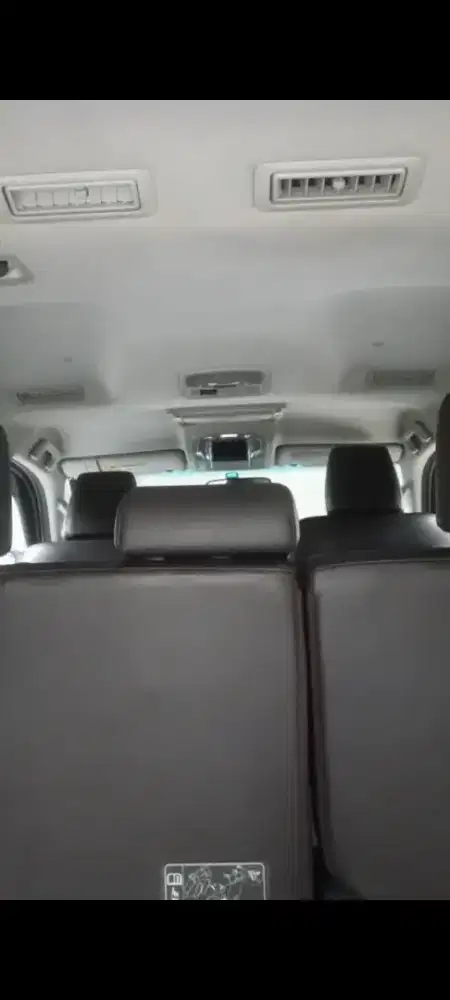Poles dan Salon Mobil