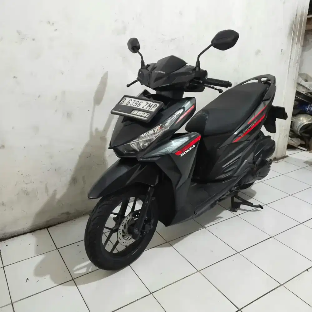 Honda Vario 125 LED OLD 2017 Lengkap Bagus Mesin Aluss
