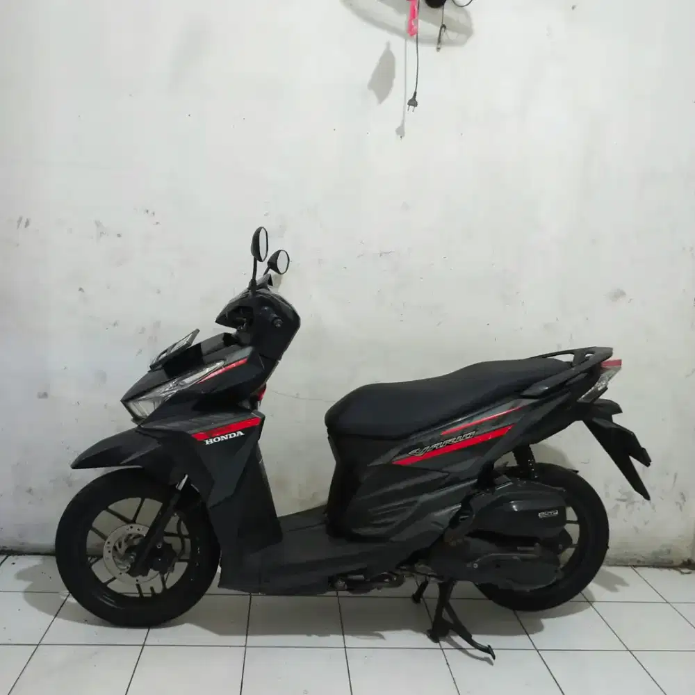 Honda Vario 125 LED OLD 2017 Mesin Aluss Lengkap Bagus