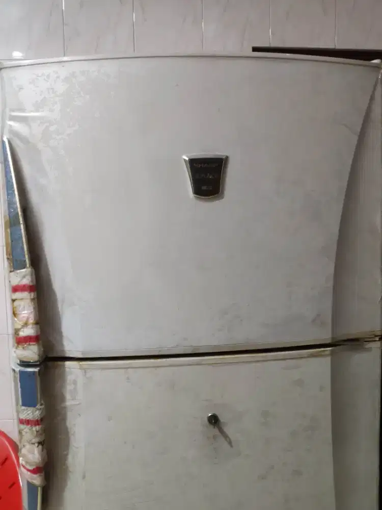 Lemari Es 2 Pintu Sharp SJ68LB2G