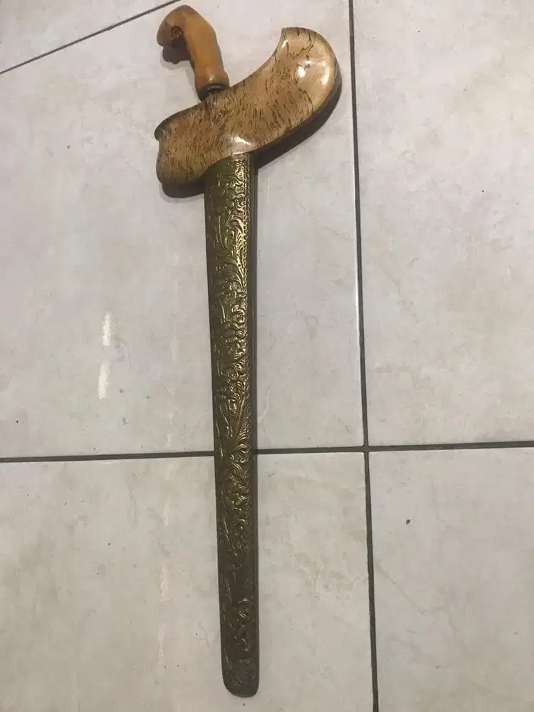 Keris brojol sepuh