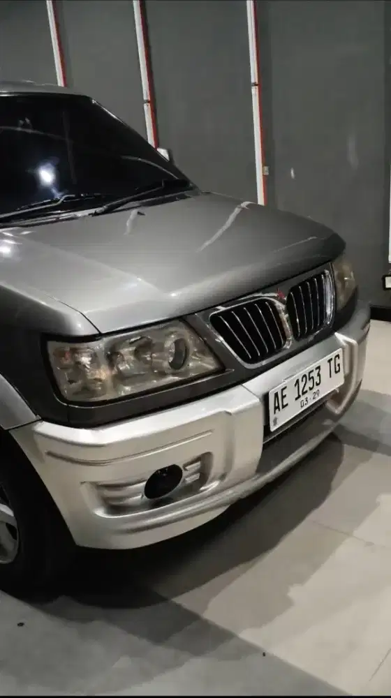 Mitsubishi Kuda Grandia MT 2002