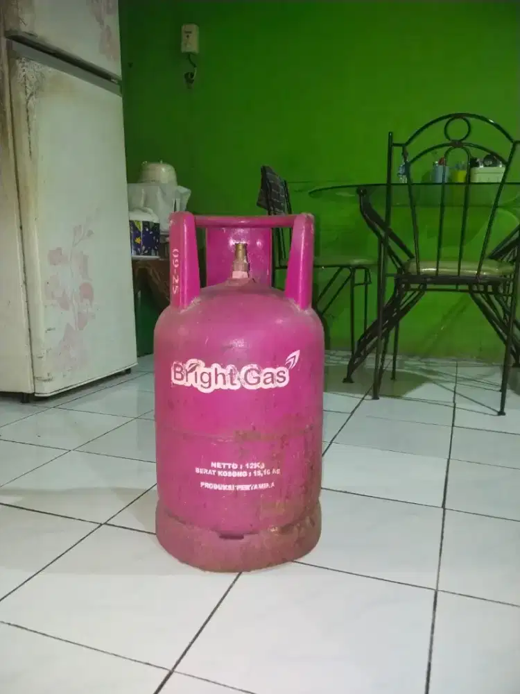 Dijual tabung LPG 12 kg warna pink