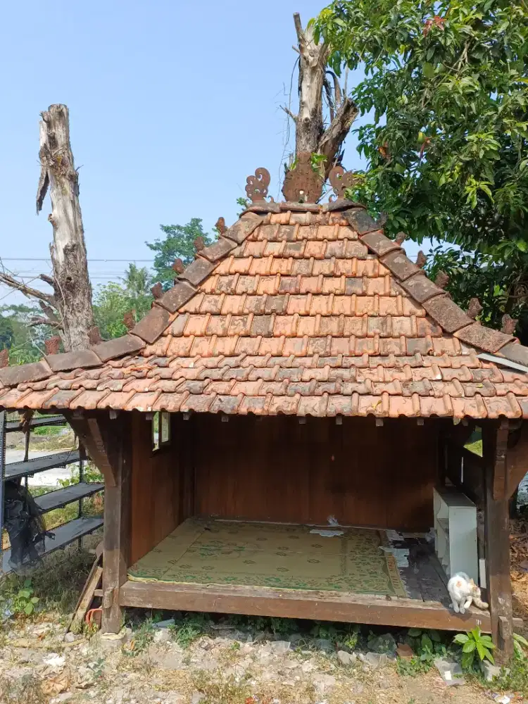 Gasebo Unik Lawas