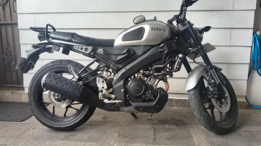Yamaha xsr 155 silver 2023
