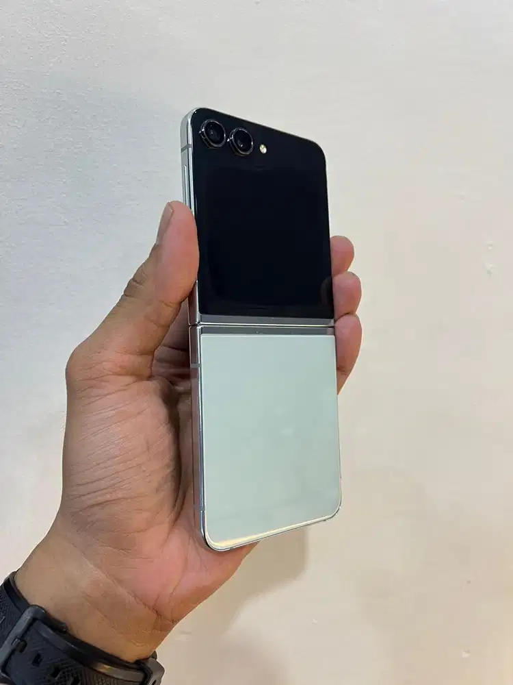 Samsung Z Flip 5 5G 8/256 SEIN Fullset