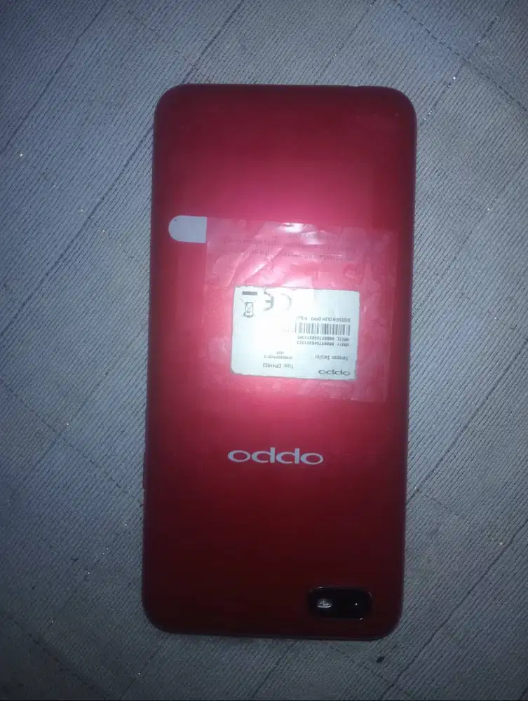 Oppo A3S ram 2 not a charger .kondisi masih baik.