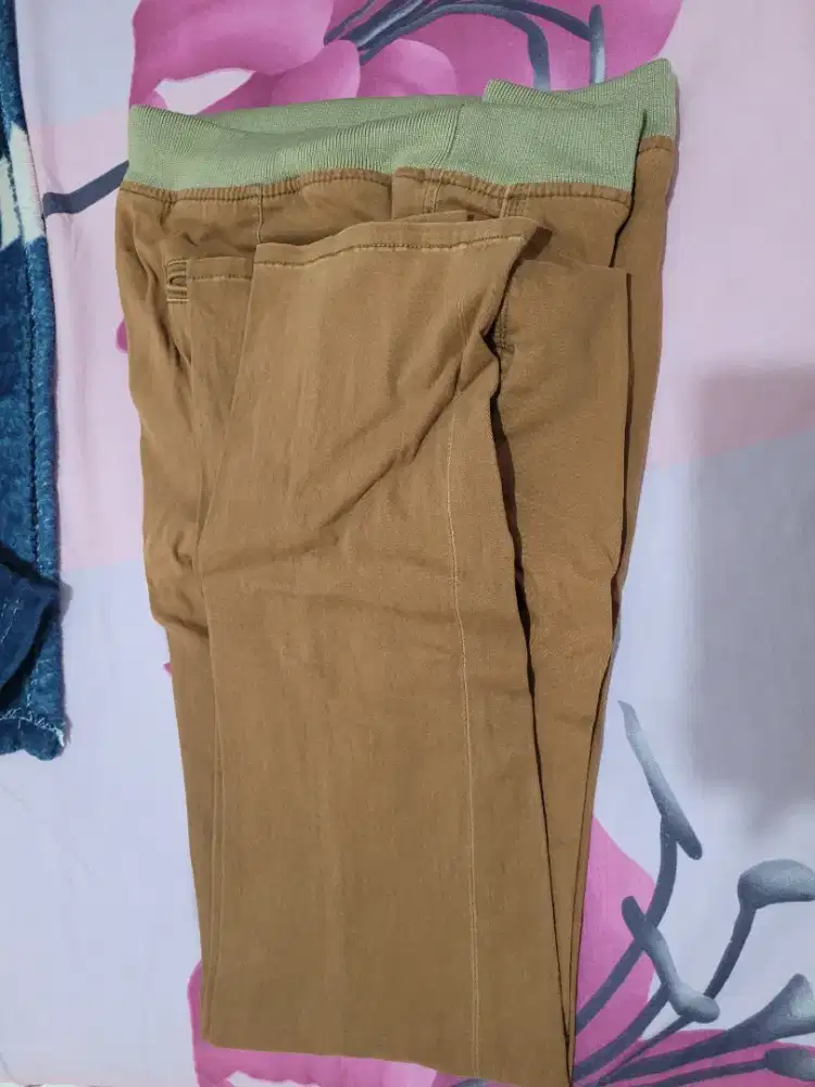 Celana chino slim s135 ukuran L