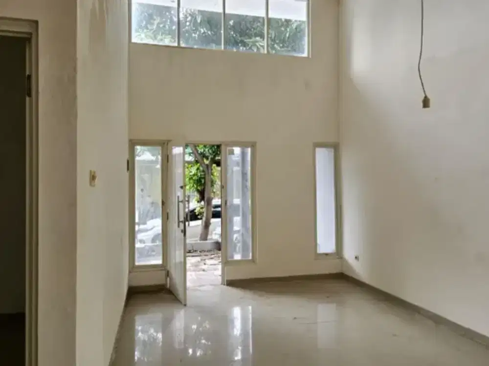Rumah 1 Lantai di Green Semanggi Sudah Renovasi