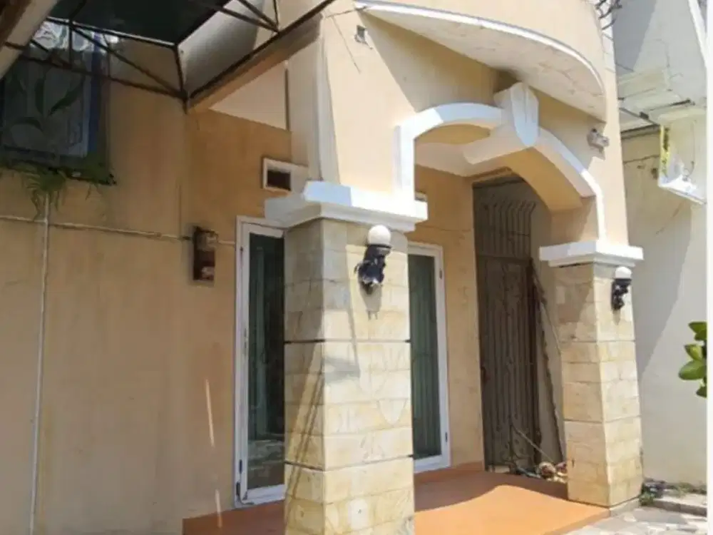 rumah hadap barat  di puri mediterania semarang
