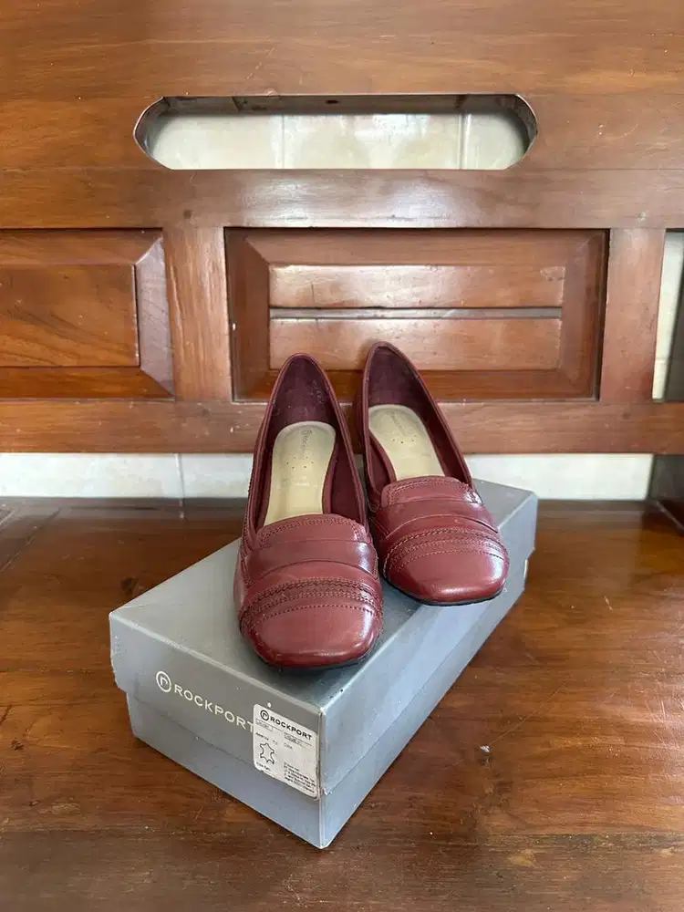 Sepatu Rockport Heels Merah
