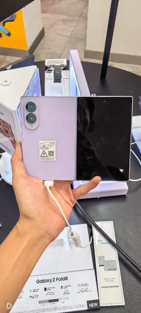 Samsung Galaxy Z Fold 8 | Double Zero Home Credit | Cicilan Ringan