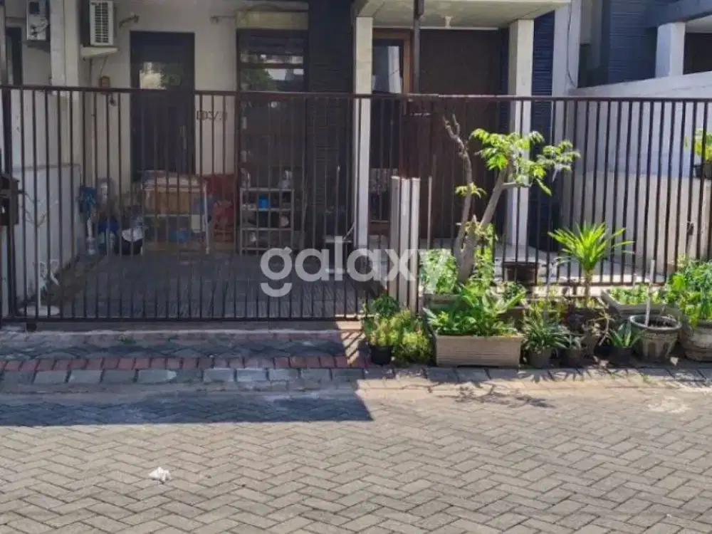 Rumah di Pantai Mentari The Hampton